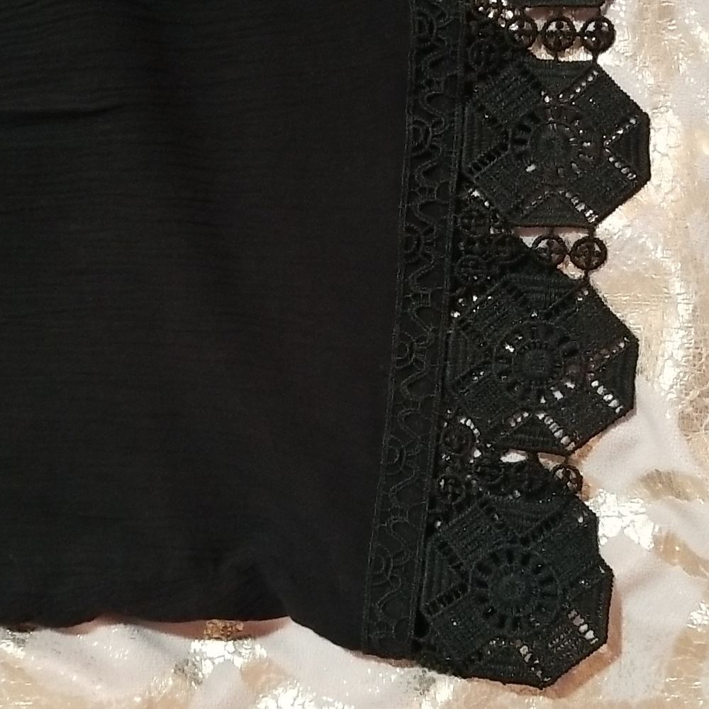 6/$25 Xhilaration Black Top - Picture 2 of 8